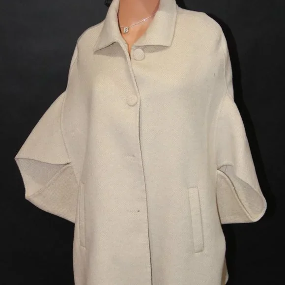 Tan button cape - Picture 1 of 1